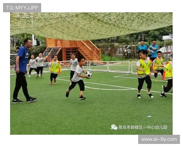 围绕足球拦截技巧的初高中分层与情境化教学活动设计优化实践研究